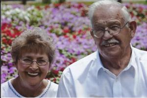 Brenton & Roberta Elser at Jennie Thompson Gardens 2011